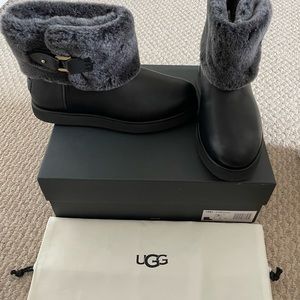NEW Ugg Classic Berge Mini | black